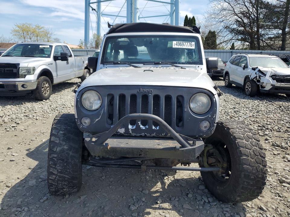 2012 JEEP WRANGLER SAHARA — Фото 5 из 12
