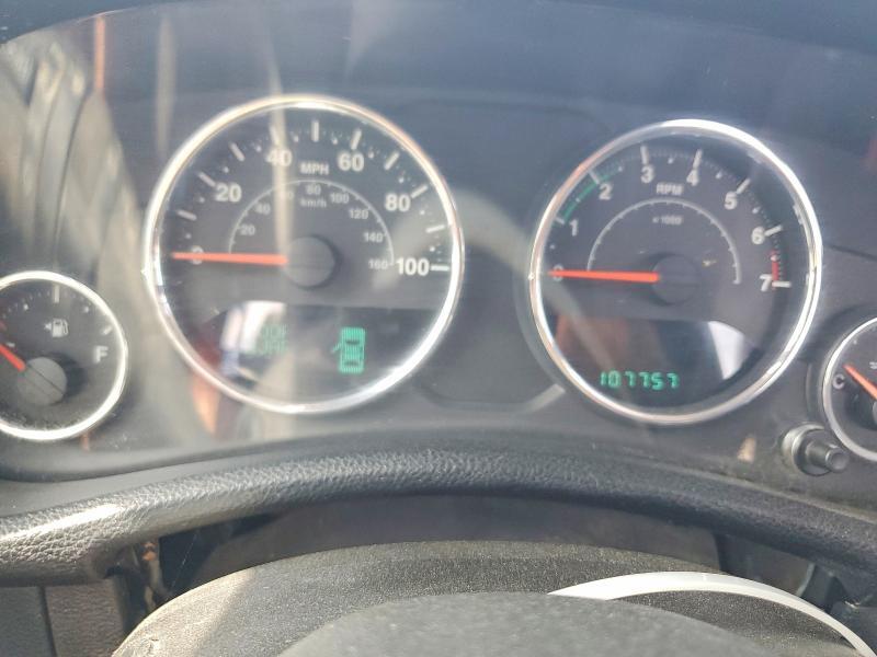 2012 JEEP WRANGLER SAHARA — Фото 9 из 12