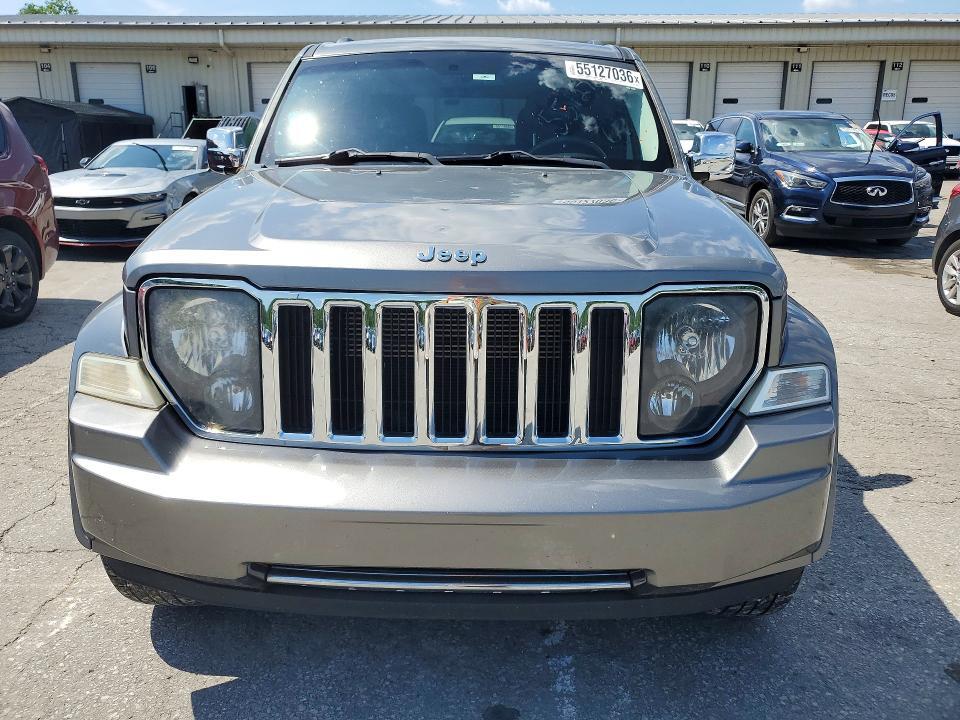 2012 JEEP LIBERTY JET — Фото 5 из 13