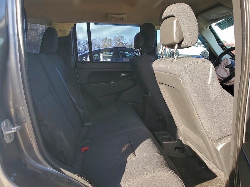 2012 JEEP LIBERTY SPORT — Фото 11 из 13