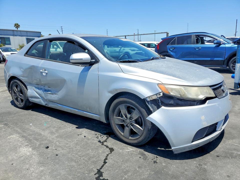 KNAFU6A23C5522238 2012 KIA FORTE KOUP photo no. 4