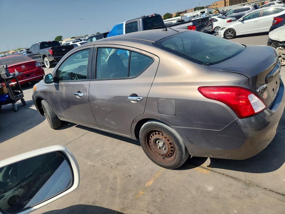 2012 NISSAN VERSA 1.6 S — Фото 2 из 12