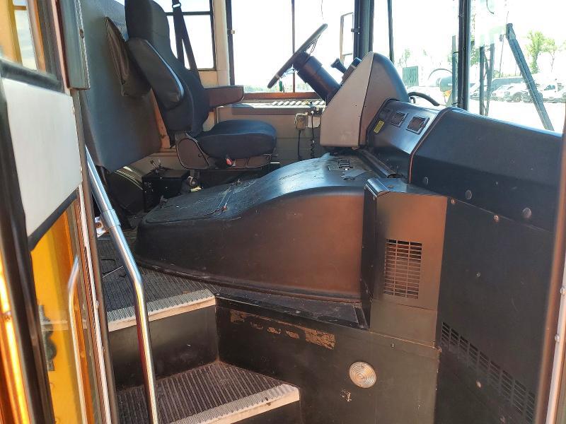 2012 THOMAS SAF-T-LINER C2 - SCHOOL BUS — Фото 5 из 10