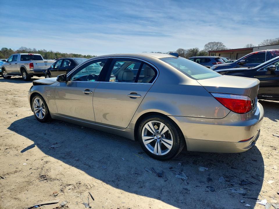 2010 BMW 528 I — Фото 2 из 12