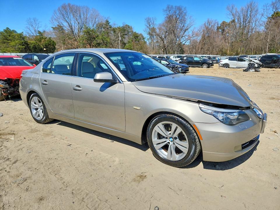 2010 BMW 528 I — Фото 4 из 12