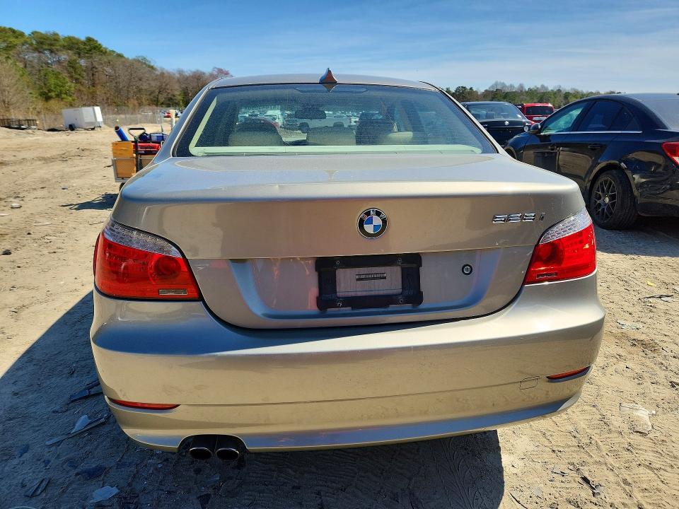 2010 BMW 528 I — Фото 6 из 12