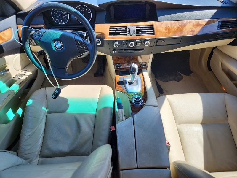2010 BMW 528 I — Фото 8 из 12