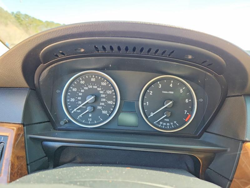 2010 BMW 528 I — Фото 9 из 12