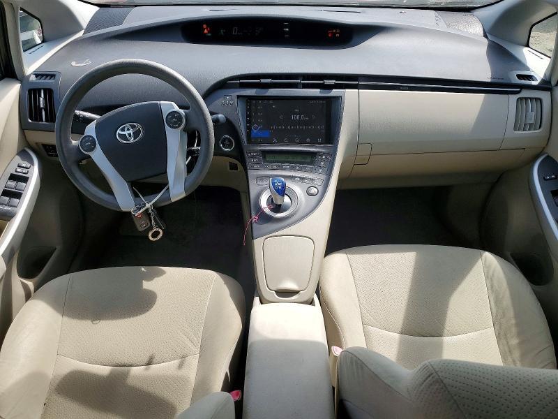 2010 TOYOTA PRIUS — Фото 8 из 12