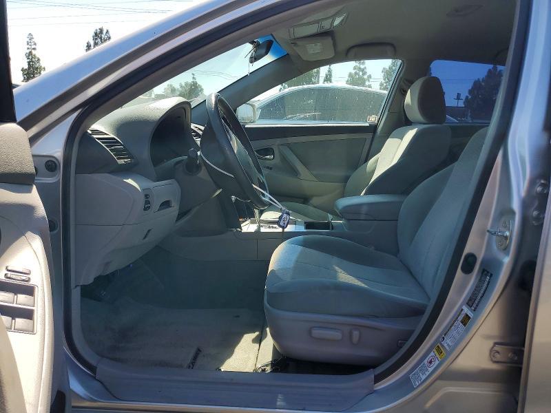 2010 TOYOTA CAMRY LE — Фото 7 из 12