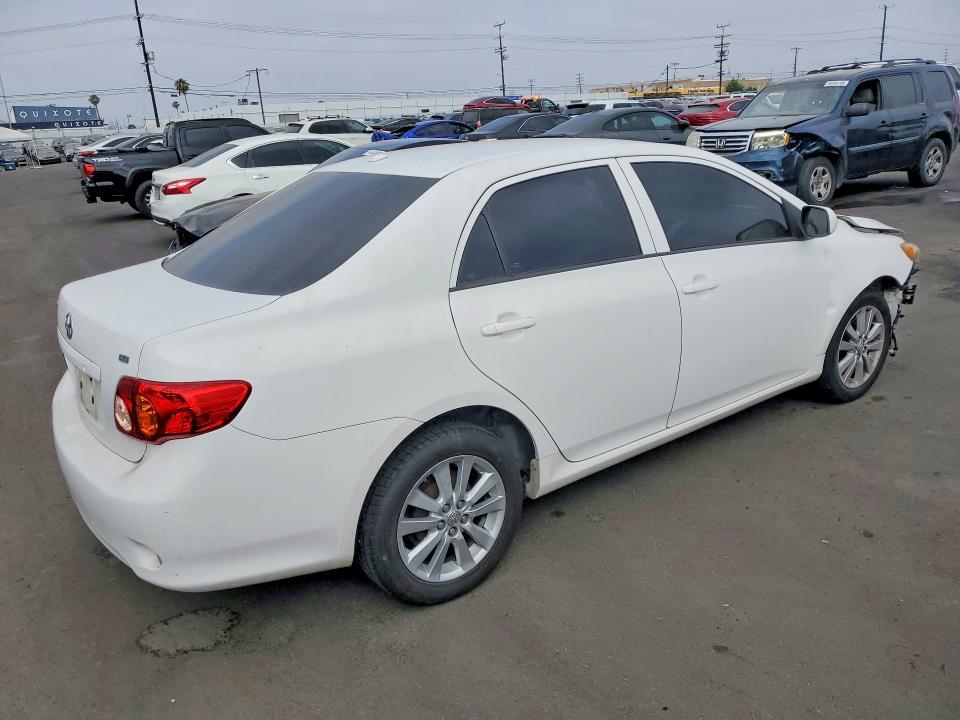 2010 TOYOTA COROLLA LE — Фото 3 из 12