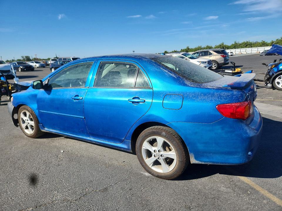 2010 TOYOTA COROLLA LE — Фото 2 из 12