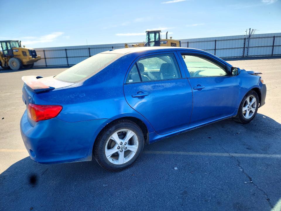 2010 TOYOTA COROLLA LE — Фото 3 из 12
