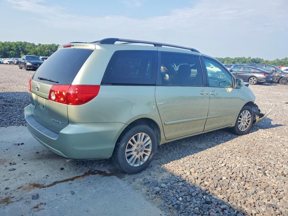 2010 TOYOTA SIENNA XLE — Фото 3 из 13
