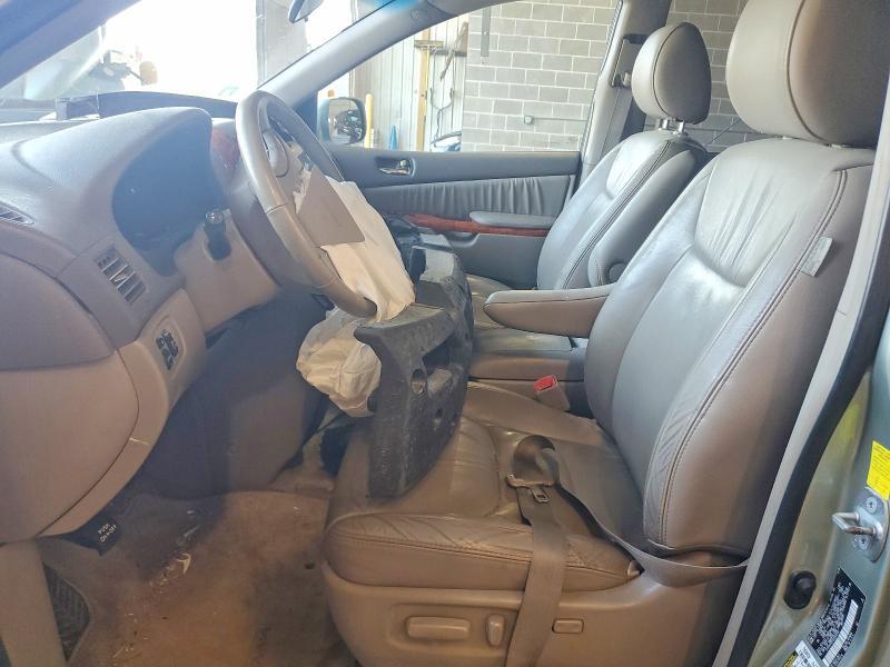 2010 TOYOTA SIENNA XLE — Фото 7 из 13