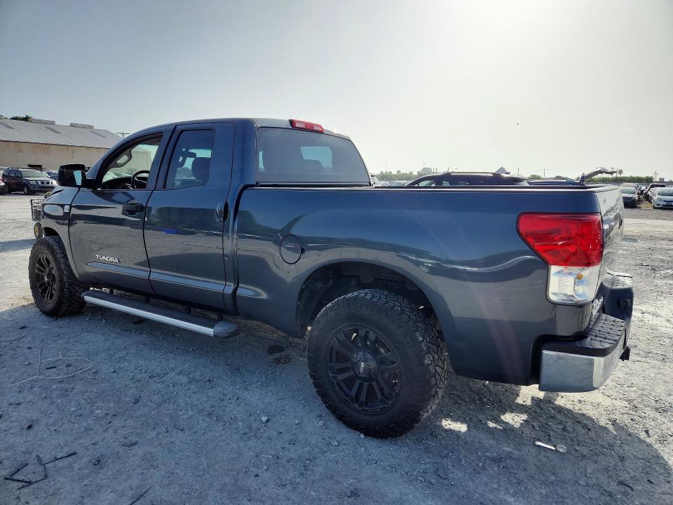 2010 TOYOTA TUNDRA DOUBLE CAB SR5 — Фото 2 из 12
