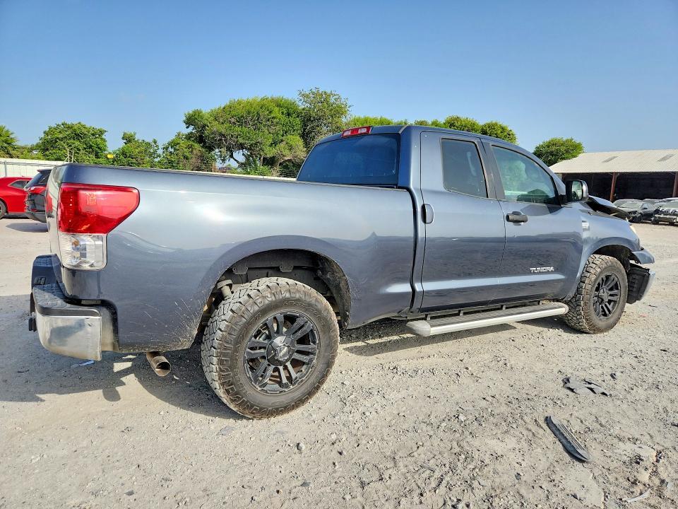 2010 TOYOTA TUNDRA DOUBLE CAB SR5 — Фото 3 из 12