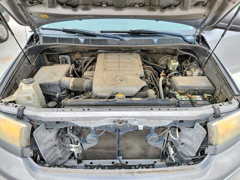 2010 TOYOTA TUNDRA DOUBLE CAB SR5 — Фото 11 из 12