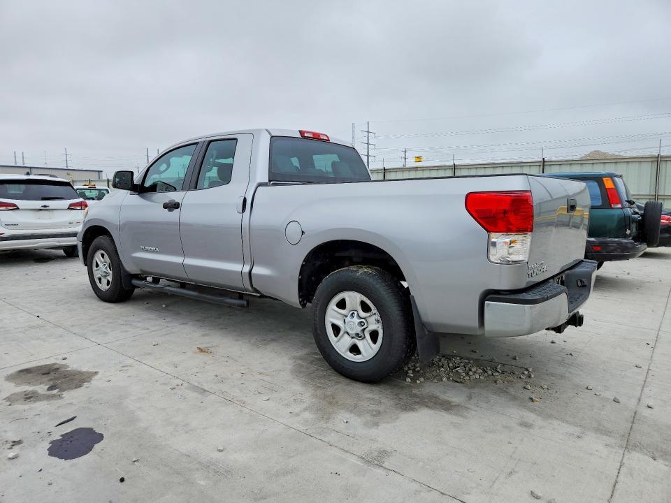 2010 TOYOTA TUNDRA DOUBLE CAB SR5 — Фото 2 из 12