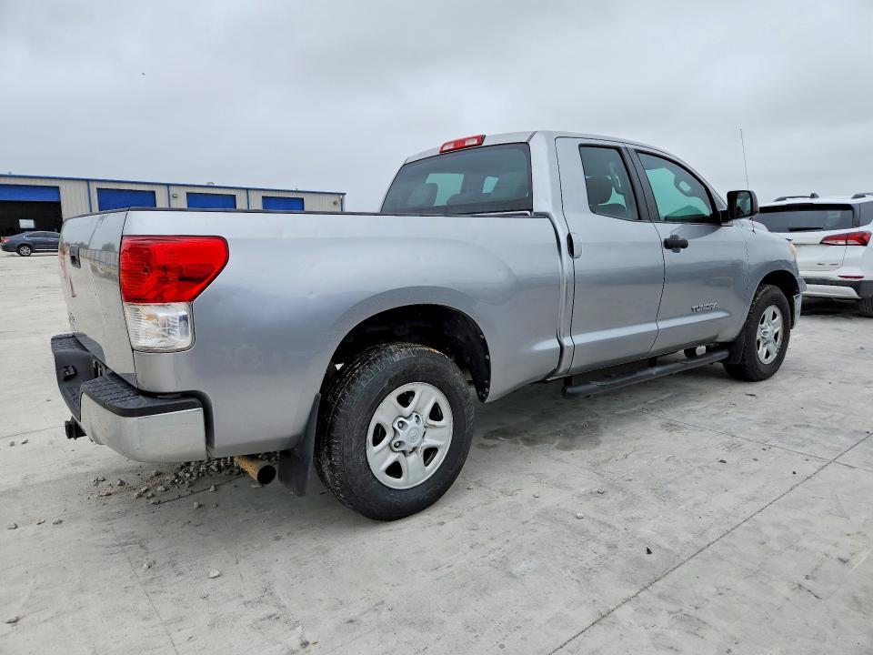 2010 TOYOTA TUNDRA DOUBLE CAB SR5 — Фото 3 из 12