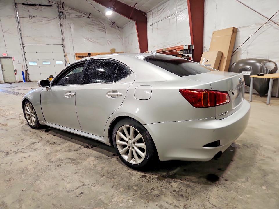JTHCK262795032471 2009 LEXUS IS photo no. 2