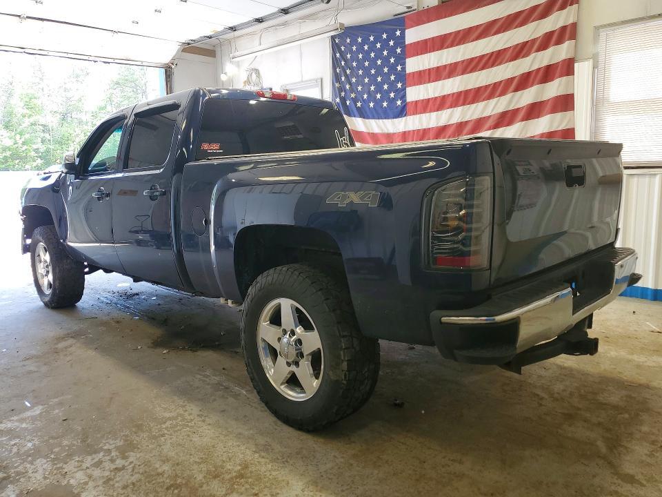 2009 CHEVROLET SILVERADO — Фото 2 из 13