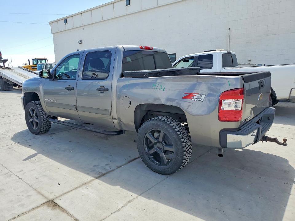 2009 CHEVROLET SILVERADO K1500 LT — Фото 2 из 12
