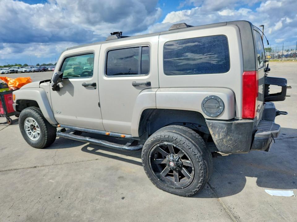 2009 HUMMER H3 — Фото 2 из 12