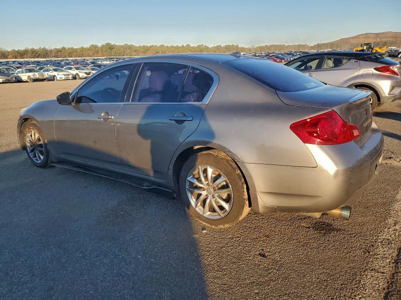2009 INFINITI G37 — Фото 2 из 12