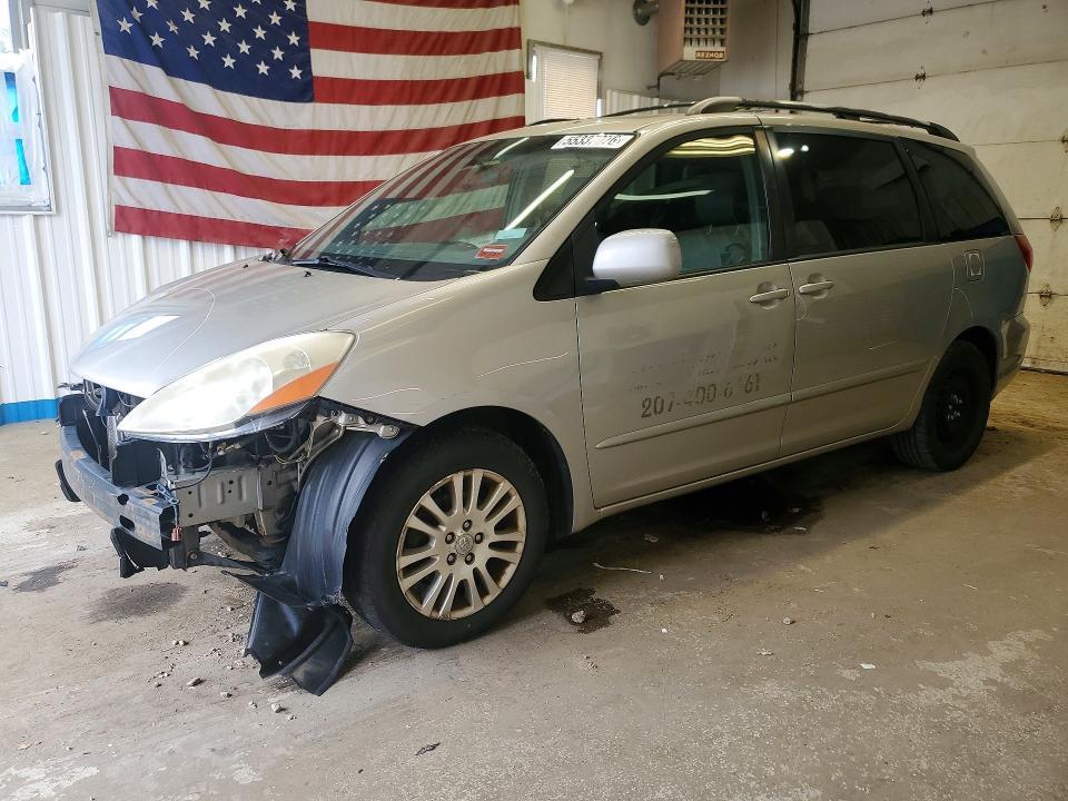 2009 TOYOTA SIENNA