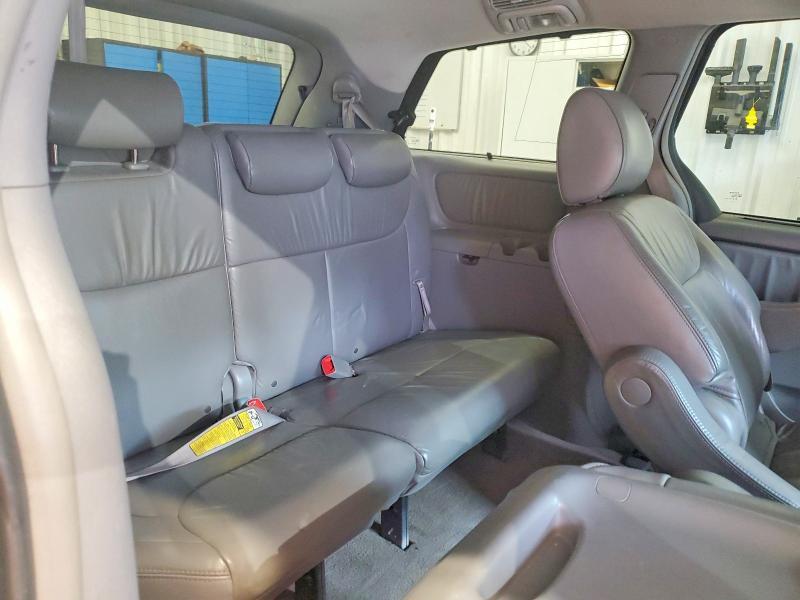 2009 TOYOTA SIENNA — Фото 11 из 14