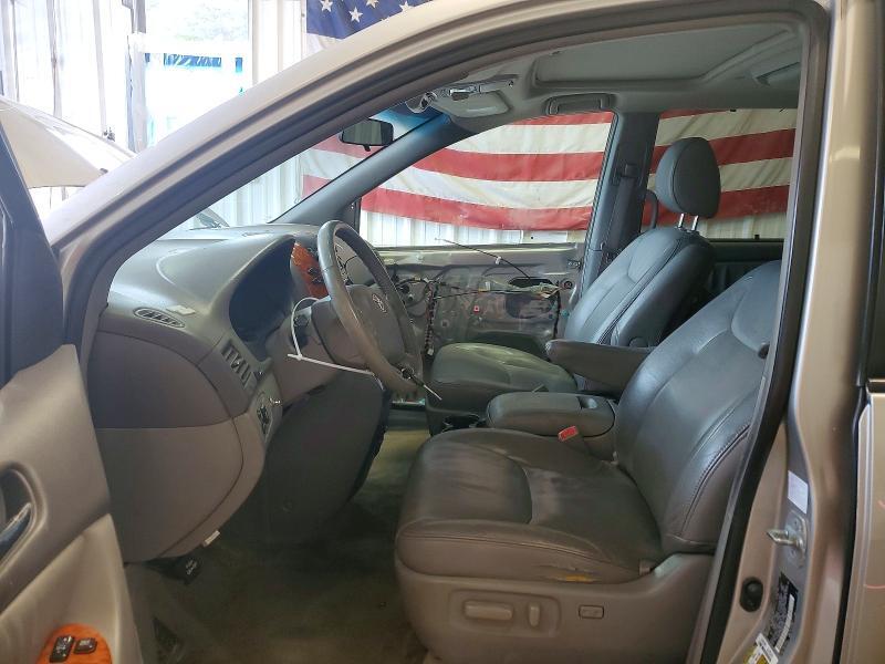 2009 TOYOTA SIENNA — Фото 7 из 14