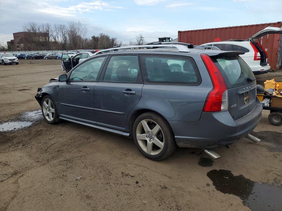 2009 VOLVO V50 T5 — Фото 2 из 12