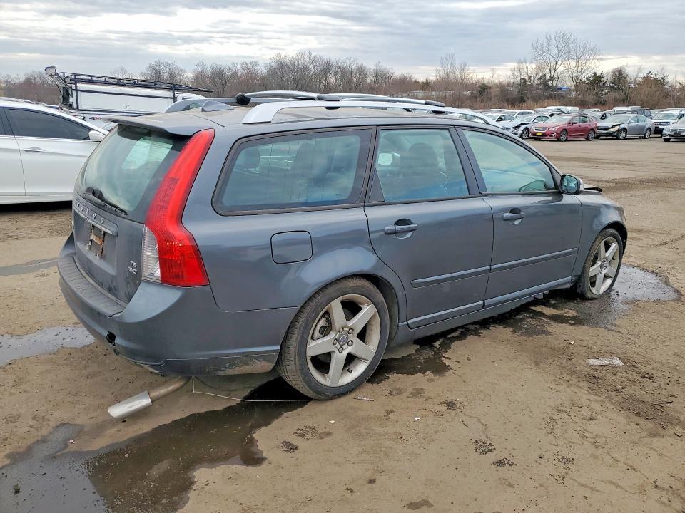 2009 VOLVO V50 T5 — Фото 3 из 12