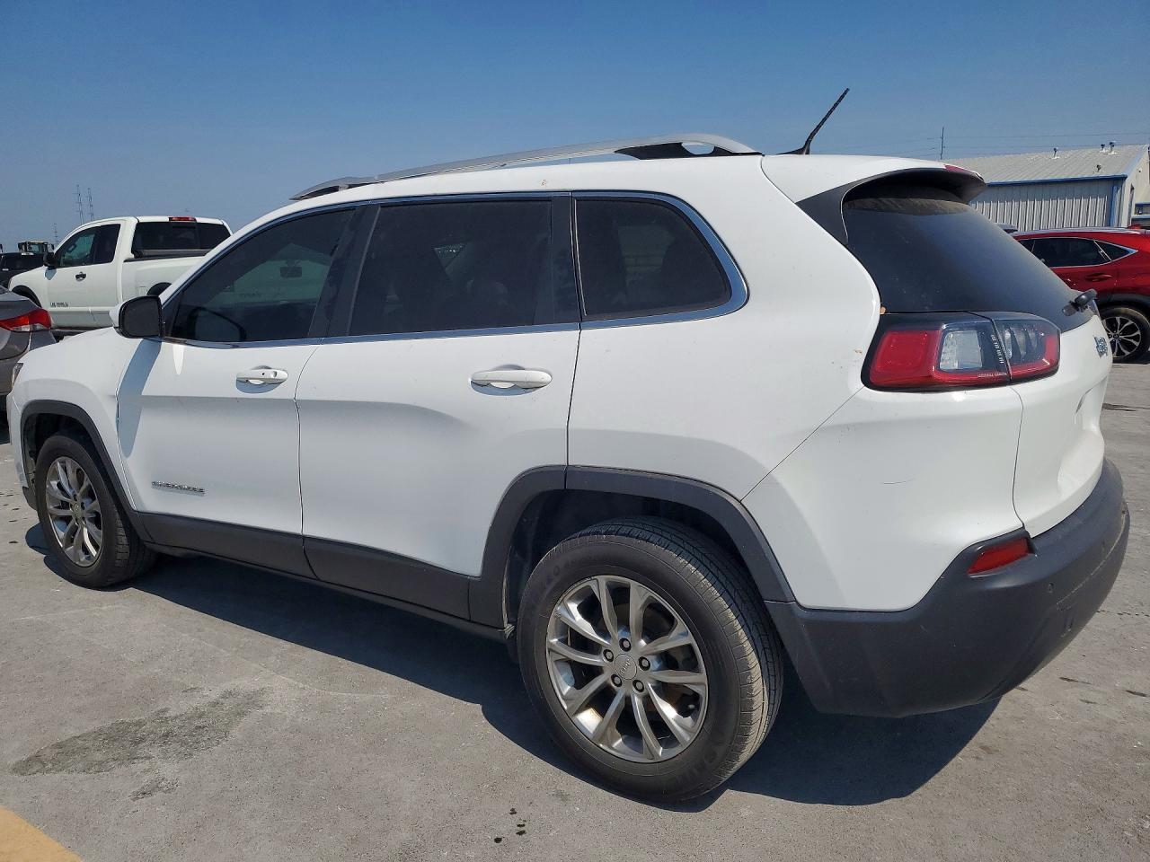 2020 JEEP CHEROKEE LATITUDE PLUS — Фото 2 из 13