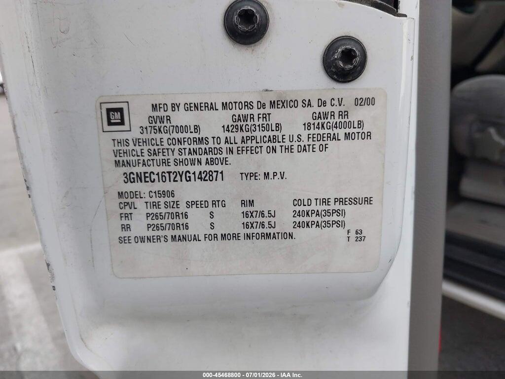 3GNEC16T2YG142871 2000 CHEVROLET SUBURBAN 1500 photo no. 9