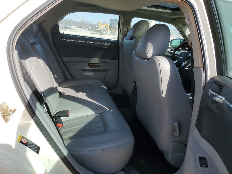 2006 CHRYSLER 300C — Фото 10 из 12