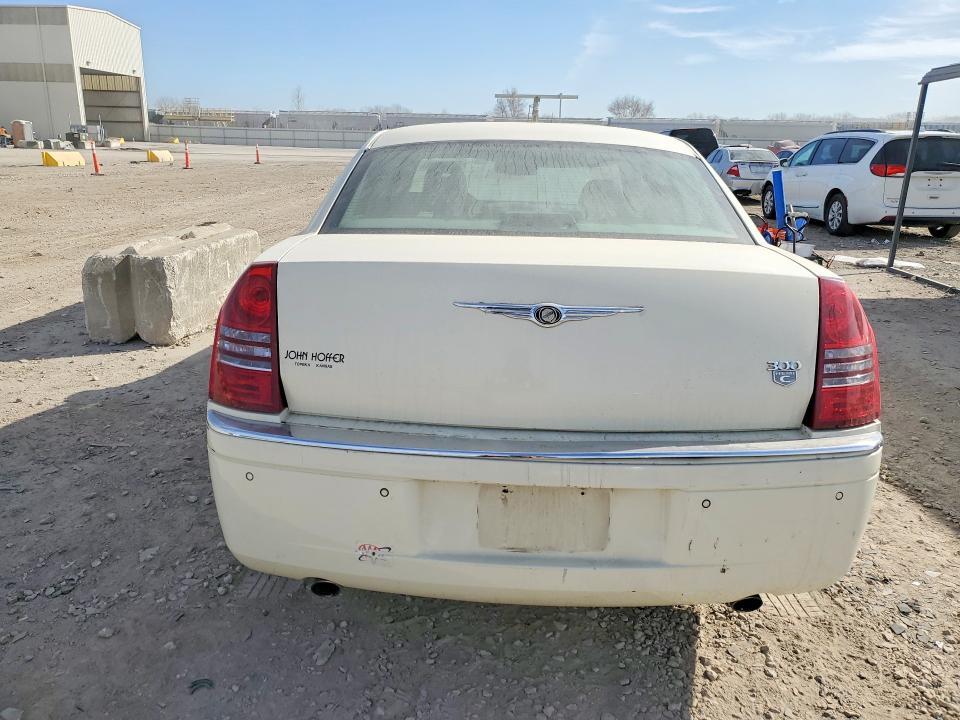 2006 CHRYSLER 300C — Фото 6 из 12