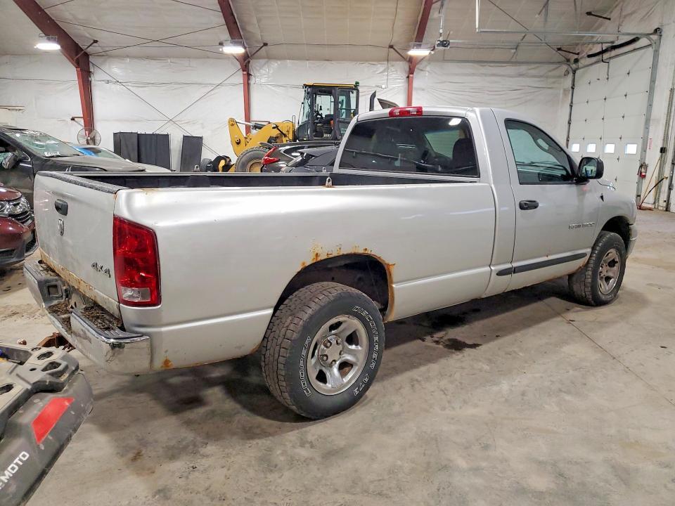 2005 DODGE RAM 1500 ST — Фото 3 из 12