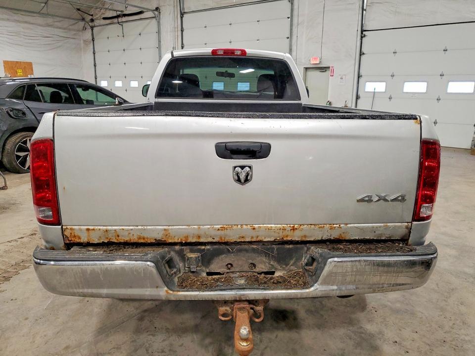 2005 DODGE RAM 1500 ST — Фото 6 из 12