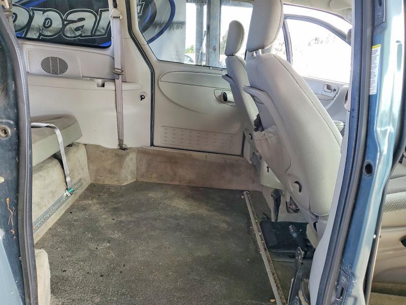 2005 CHRYSLER TOWN & COUNTRY TOURING — Фото 10 из 12
