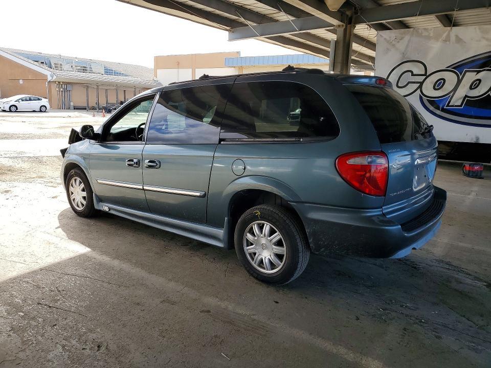 2005 CHRYSLER TOWN & COUNTRY TOURING — Фото 2 из 12