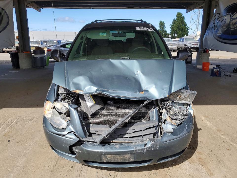 2005 CHRYSLER TOWN & COUNTRY TOURING — Фото 5 из 12