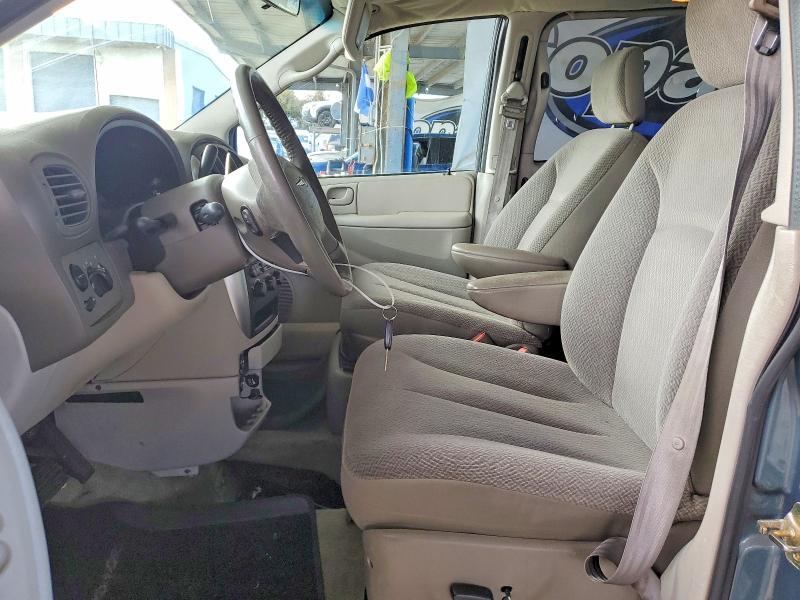 2005 CHRYSLER TOWN & COUNTRY TOURING — Фото 7 из 12