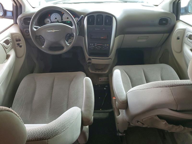 2005 CHRYSLER TOWN & COUNTRY TOURING — Фото 8 из 12