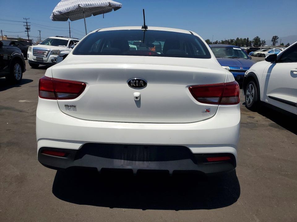2020 KIA RIO S — Фото 6 из 12