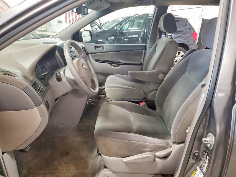 2005 TOYOTA SIENNA LE 8 PASSENGER — Фото 7 из 13