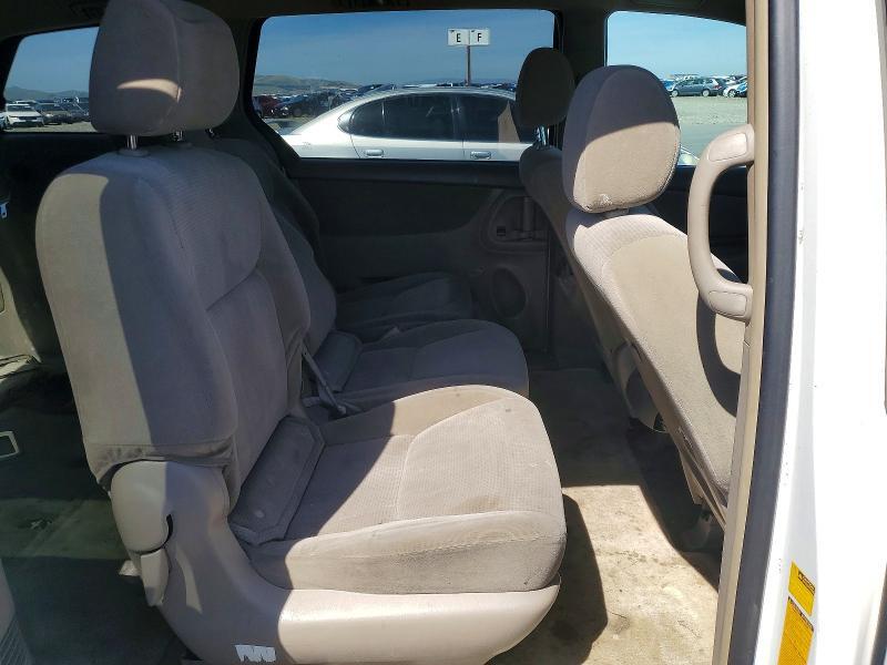 2005 TOYOTA SIENNA LE 8 PASSENGER — Фото 11 из 13