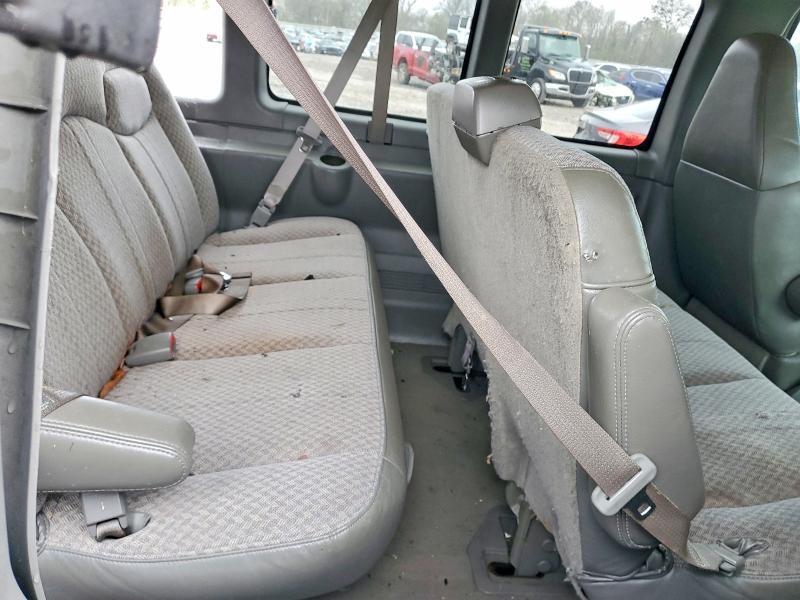 2004 CHEVROLET EXPRESS G3500 — Фото 11 из 13
