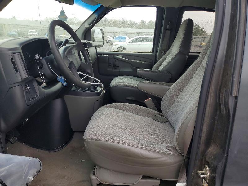 2004 CHEVROLET EXPRESS G3500 — Фото 7 из 13